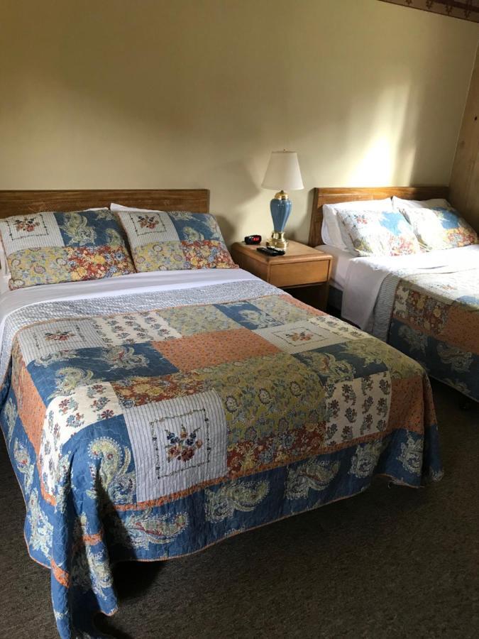 Royal Motel Ironwood Zewnętrze zdjęcie